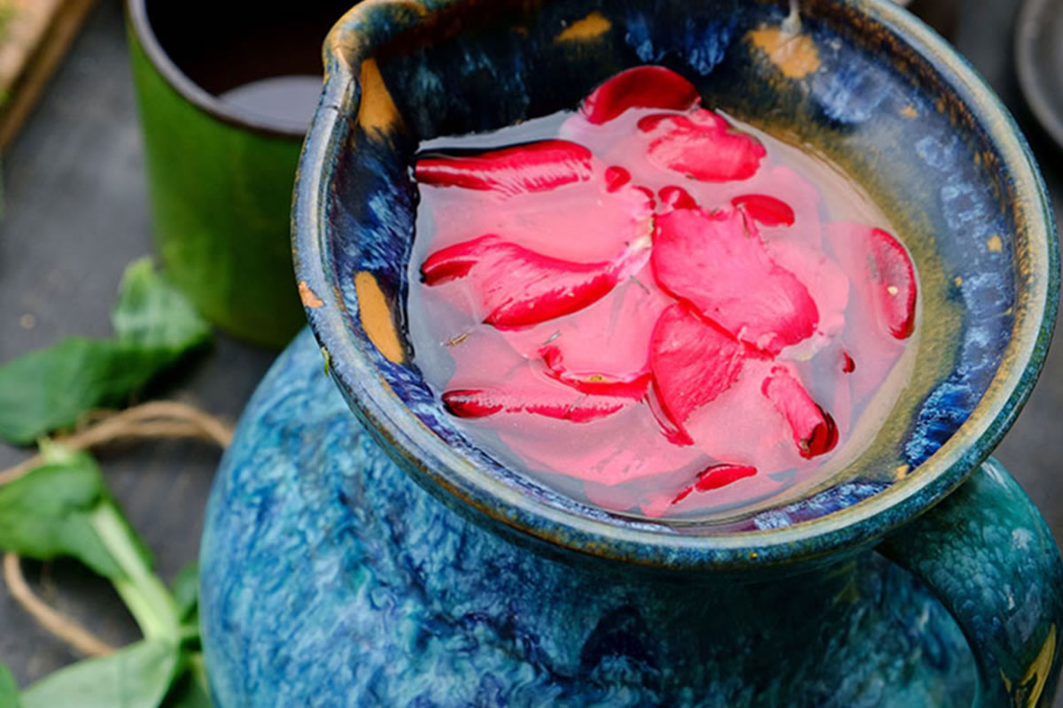 Agua de rosas