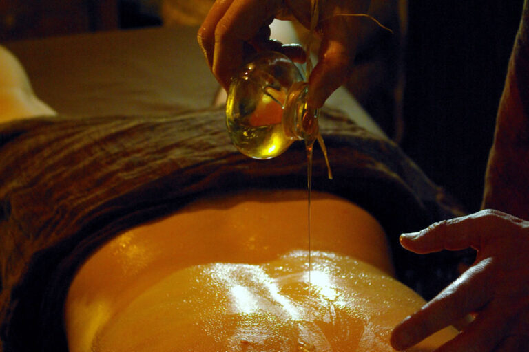 El masaje Ayurveda: principios, beneficios y cómo aplicarlo