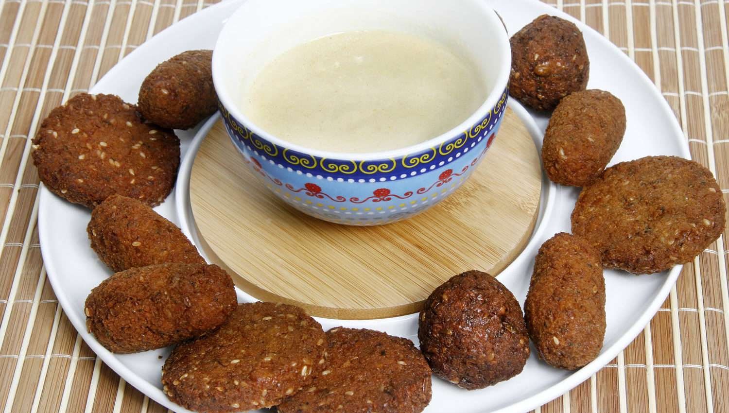falafel con salsa tahini