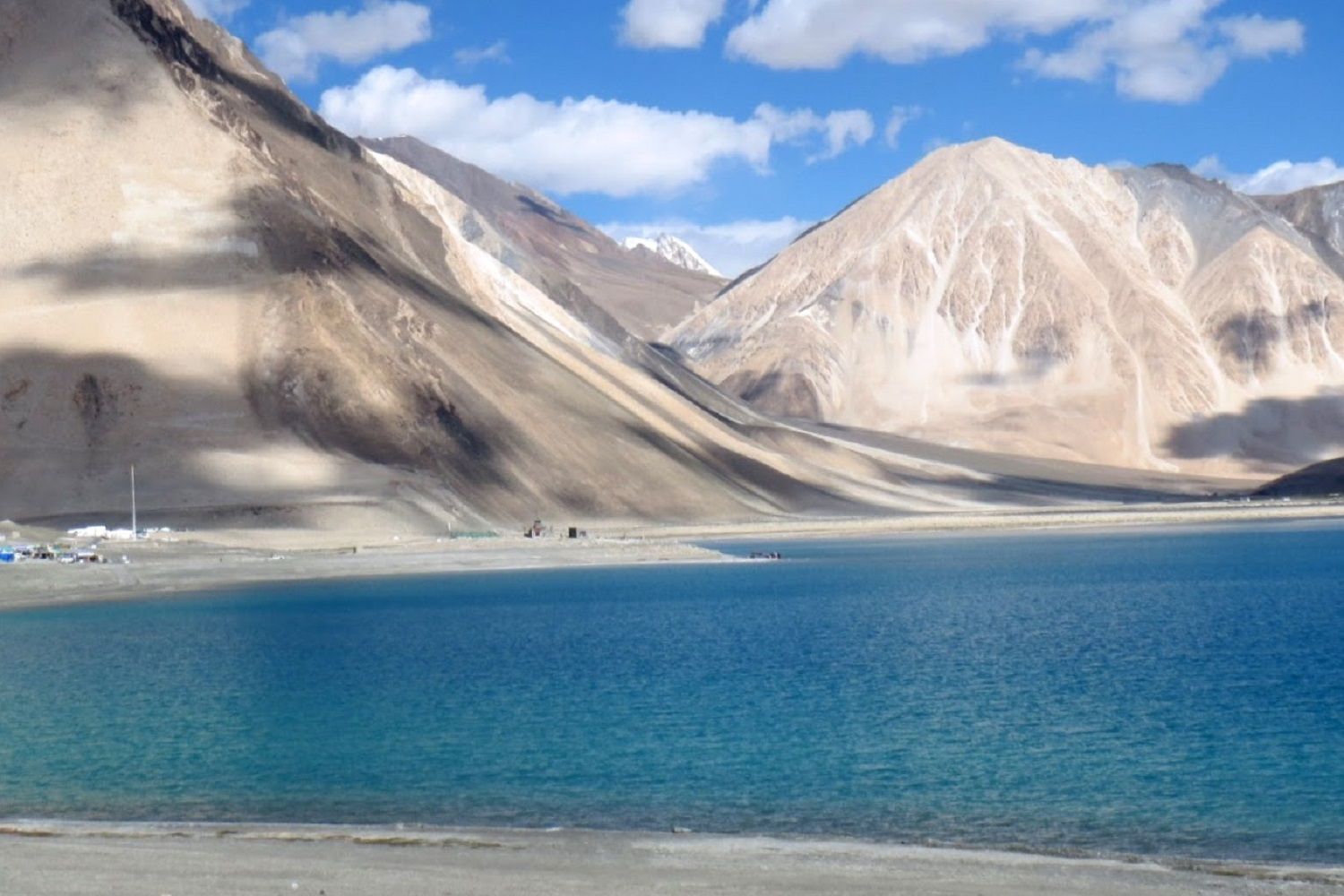 lago de la India en el Himalaya