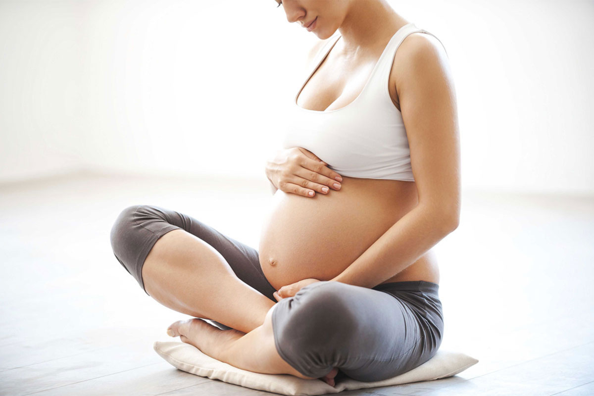 Yoga primer trimestre embarazo